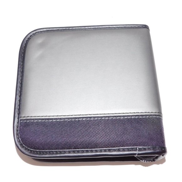 INIT 32 Disc Capacity Black Gun Metal Gray CD /DVD Storage Wallet Case - Picture 2 of 6